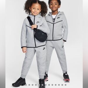 Kids Nike Tech Heather Gray Full-Zip Jacket and Sweat Pants. NWT Size 5